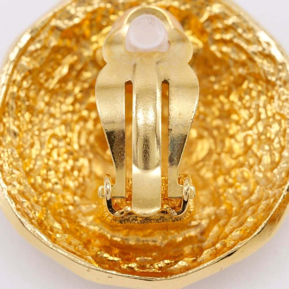 CHANEL Vintage Gold Earrings - Picture 9 of 10